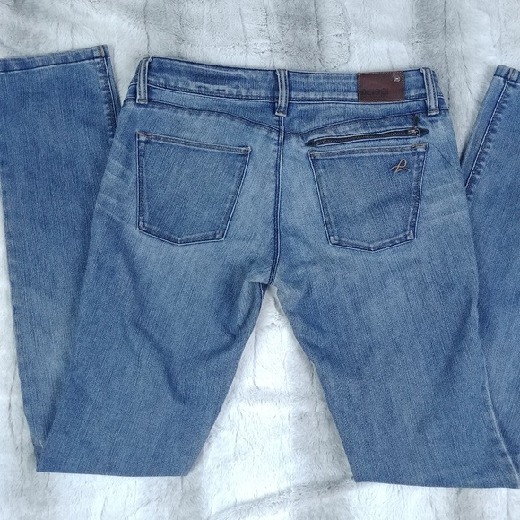 DL1961 Jessica Skinny Crest Jeans Size 28 - Picture 2 of 6